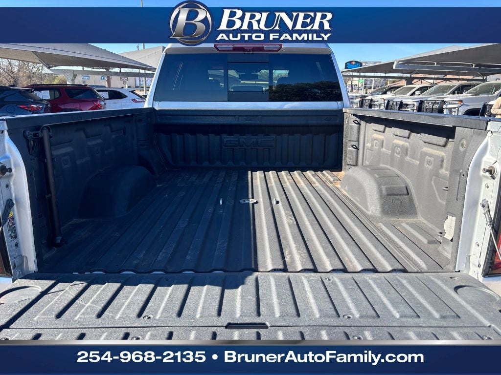 2023 GMC Sierra 2500HD 4WD Crew Cab Standard Bed SLT