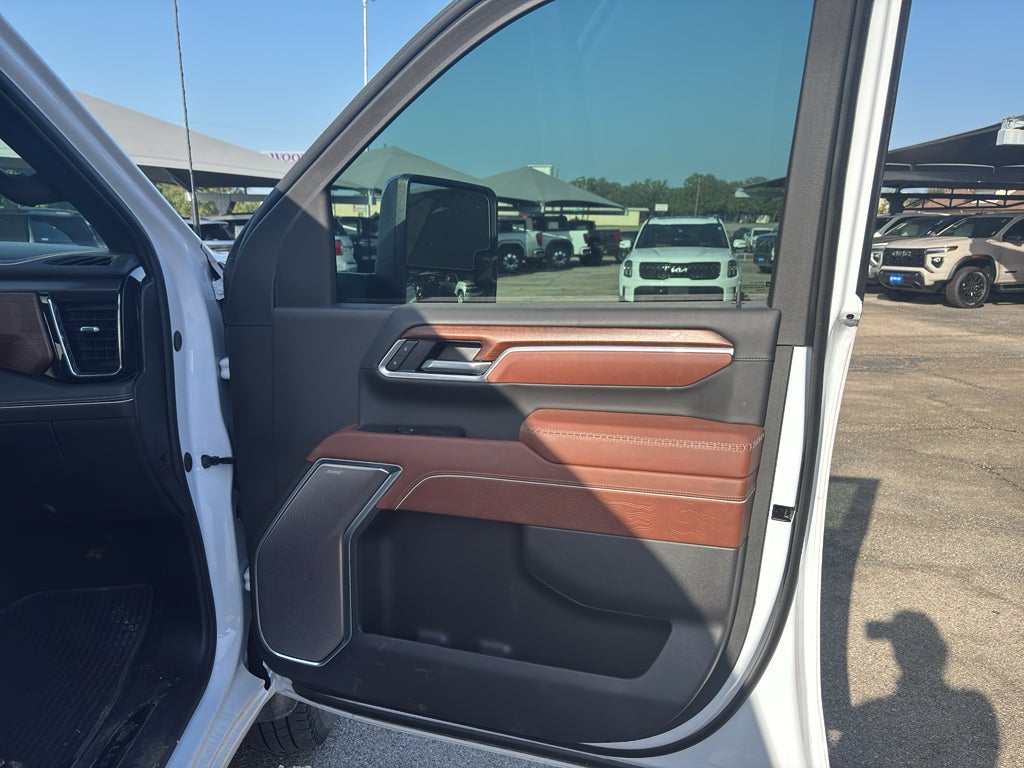 2025 GMC Sierra 3500HD 4WD Crew Cab Long Bed Denali Ultimate