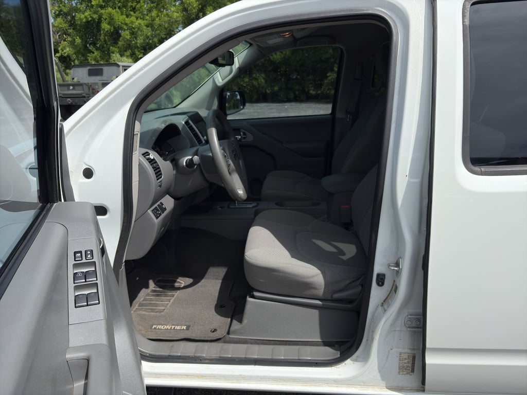 2021 Nissan Frontier Crew Cab SV 4x2