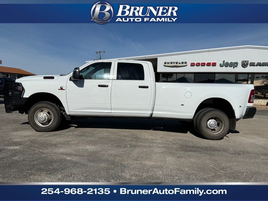 2024 RAM 3500 Tradesman Crew Cab 4x4 8' Box