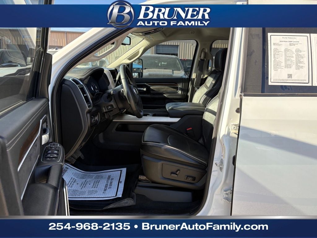 2024 RAM 3500 Laramie Crew Cab 4x4 8' Box