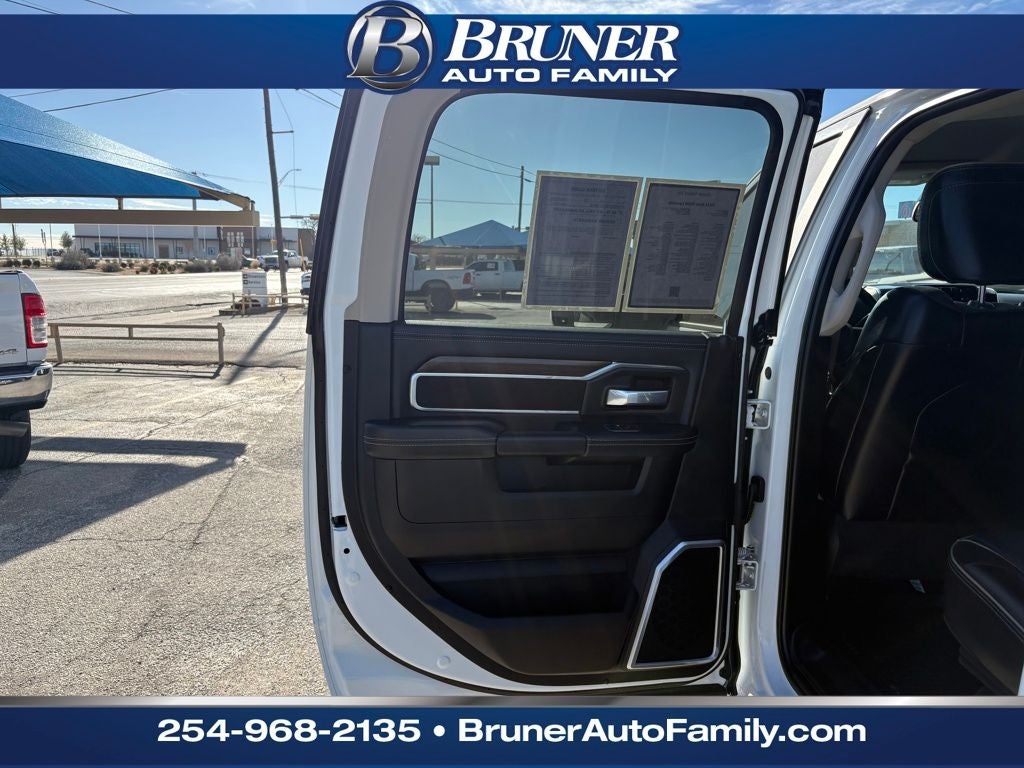 2024 RAM 3500 Laramie Crew Cab 4x4 8' Box