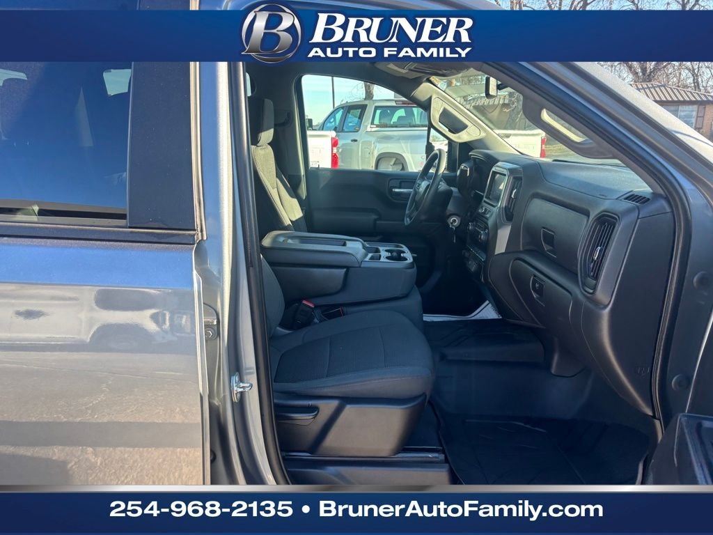 2020 Chevrolet Silverado 1500 4WD Crew Cab Short Bed Custom