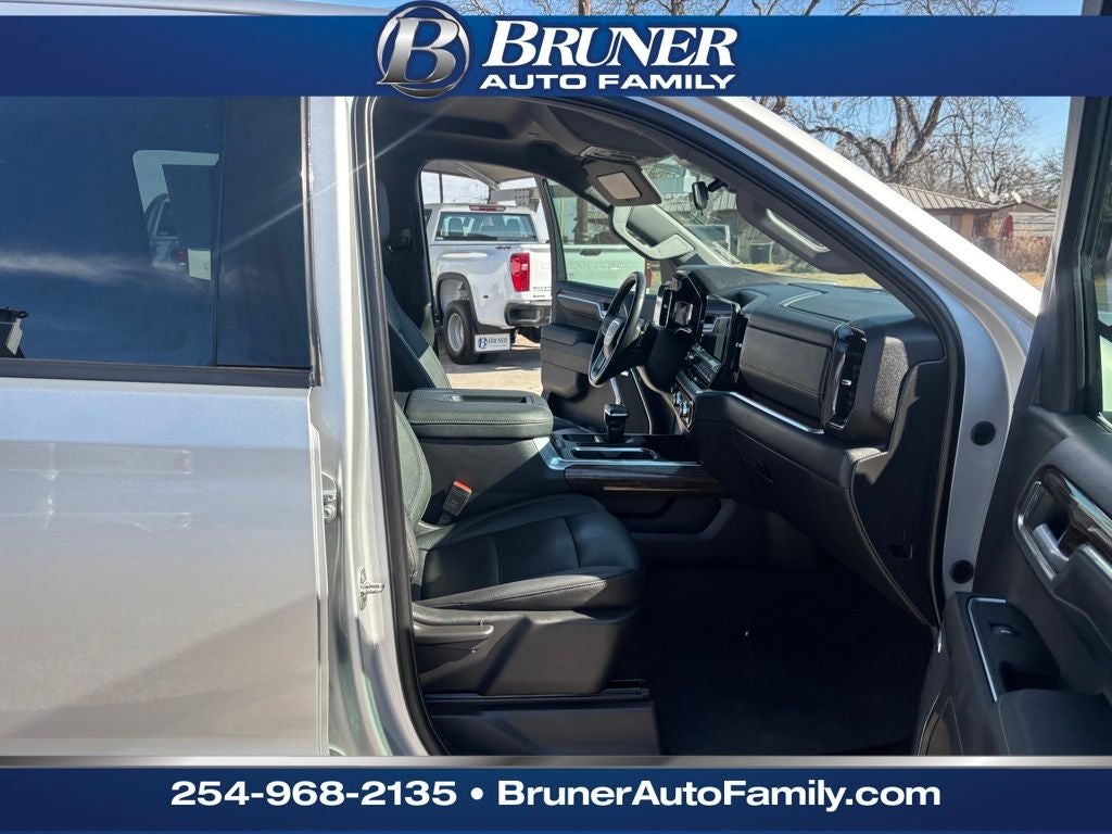 2022 GMC Sierra 1500 4WD Crew Cab Short Box Elevation