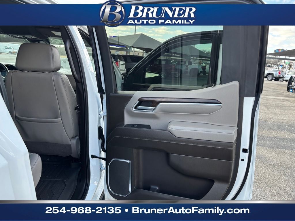 2023 GMC Sierra 1500 4WD Crew Cab Short Box SLT