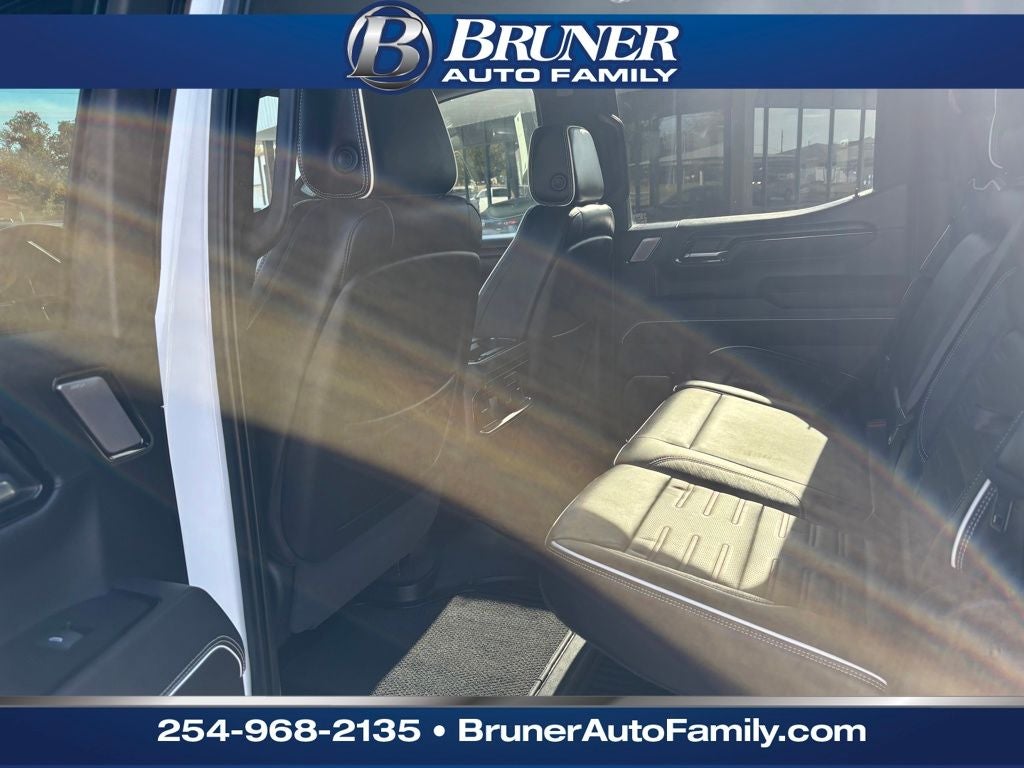 2023 GMC Sierra 1500 4WD Crew Cab Short Box AT4X