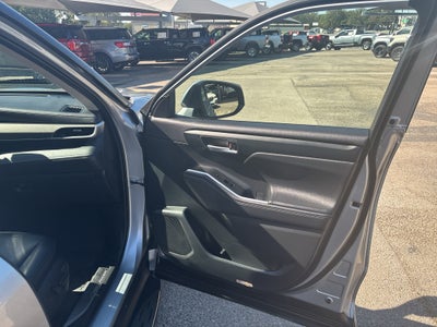 2024 Toyota Highlander Hybrid XLE