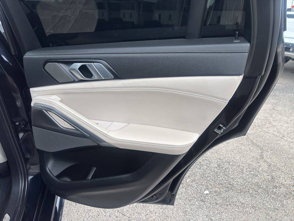 2023 BMW X6 xDrive40i