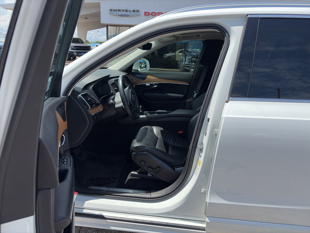 2021 Volvo XC90 Momentum