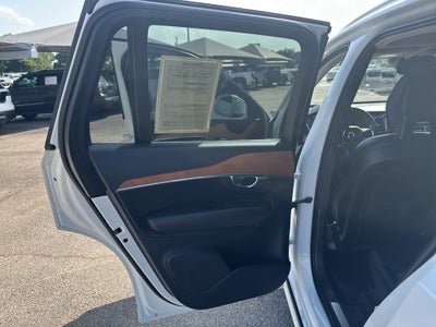 2021 Volvo XC90 T6 Momentum 6 Passenger