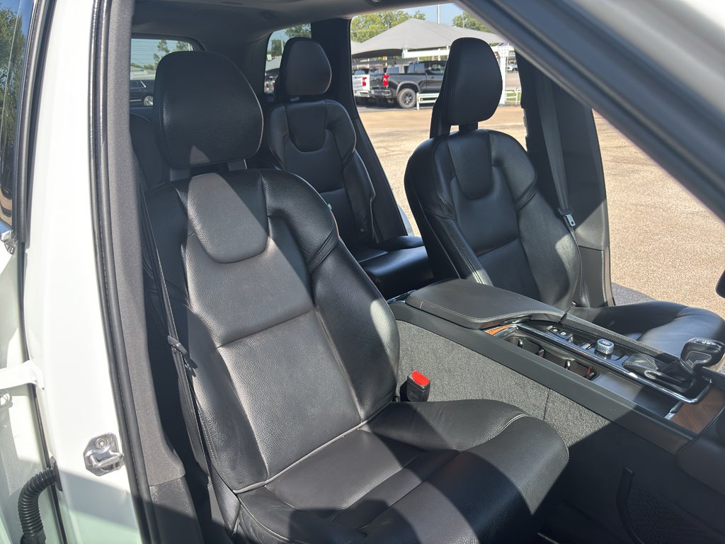 2021 Volvo XC90 T6 Momentum 6 Passenger
