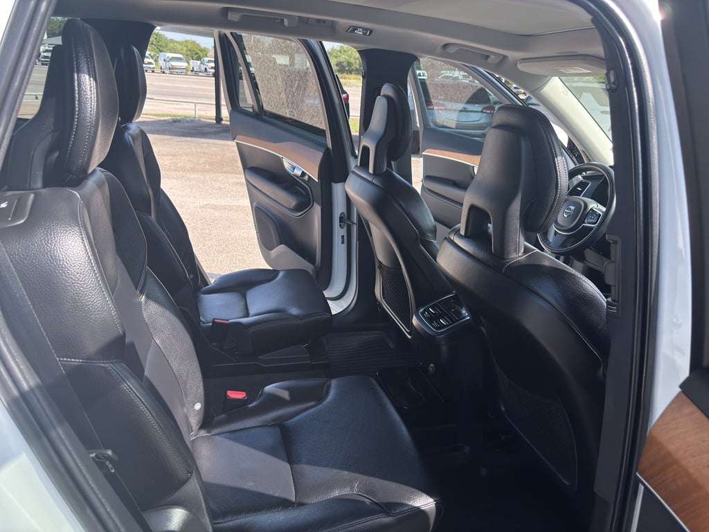 2021 Volvo XC90 T6 Momentum 6 Passenger